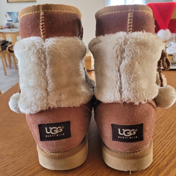UGG Shoes - Ugg Classic Short 5899 Boots -Size 8 Women